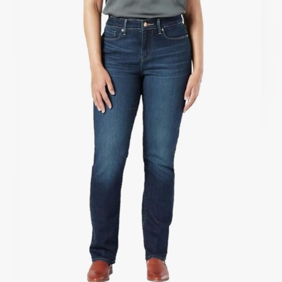 NEW!!Signature by Levi Strauss Straight-Leg Jeans - Picture 1 of 7